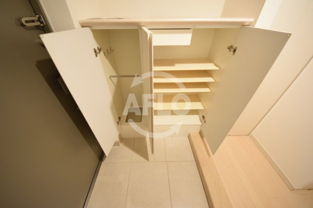 クロスレジデンス大阪新町　堀江小学校区の収納|ベルファース大阪新町　シューズボックス