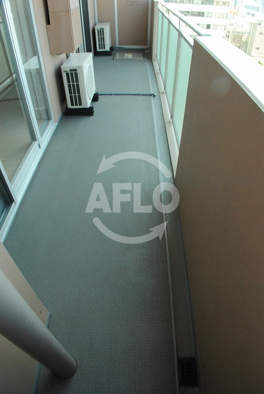 クロスレジデンス大阪新町　堀江小学校区のバルコニー|ベルファース大阪新町　ひろびろバルコニー