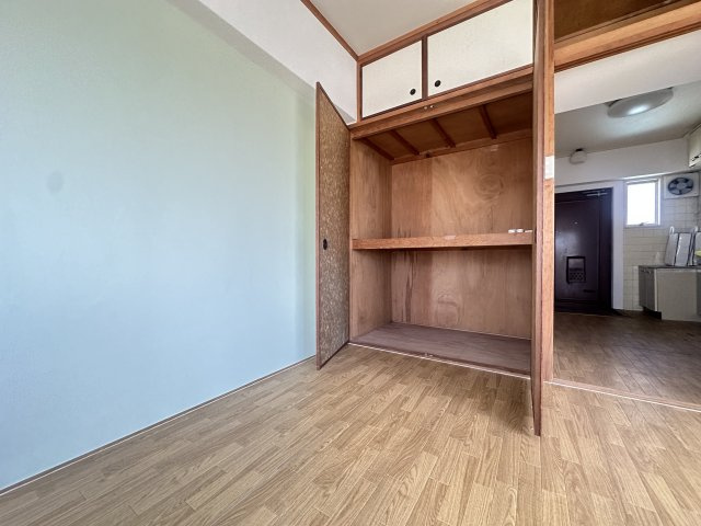 シャトー背戸口の収納