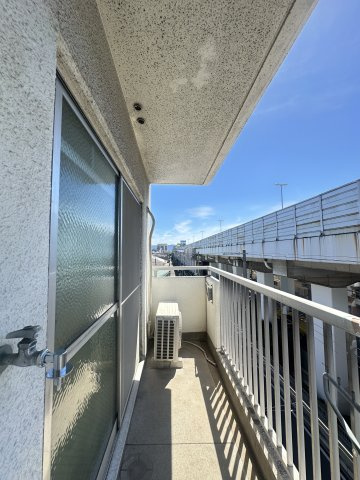 シャトー背戸口のバルコニー