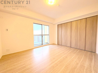 リラックスできるプライベート空間で、快適な睡眠をサポート。個人の好みに合わせたインテリアや寝具で心地良さを追求。プライベートな時間を過ごし、リフレッシュする場所におすすめです。