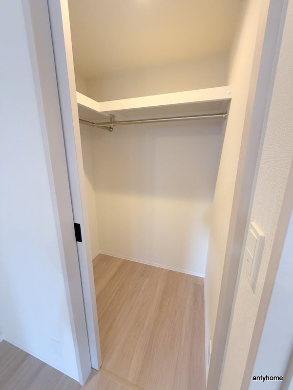 コンフォリア新大阪宮原Q　仲介手数料無料の収納