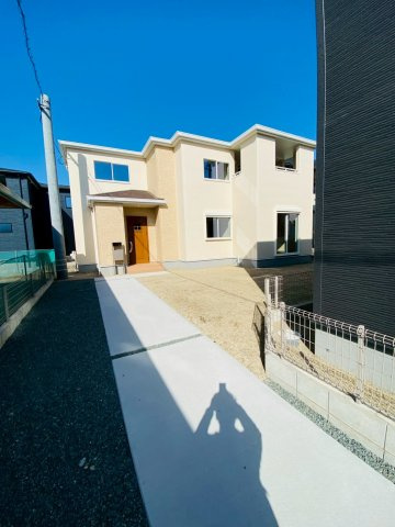 リーブルガーデン／東区長嶺西第二／４号棟の駐車場