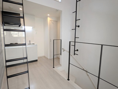 【居間・リビング】 | モダンアパートメント文京音羽 | 江戸川橋の賃貸物件。
「モダンアパートメント文京音羽」のことなら(株)メイワ・エステートへお任せください