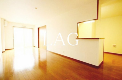 【居間・リビング】 | ウィステリア篠崎 | 洋室のお部屋です。