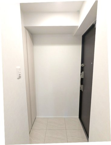LUMIEC un KITAUENOの設備|ディンプルキーのダブルロックセキュリティ、人感センサー付玄関ライト、玄関外から直接室内が見えない角部屋の設計です