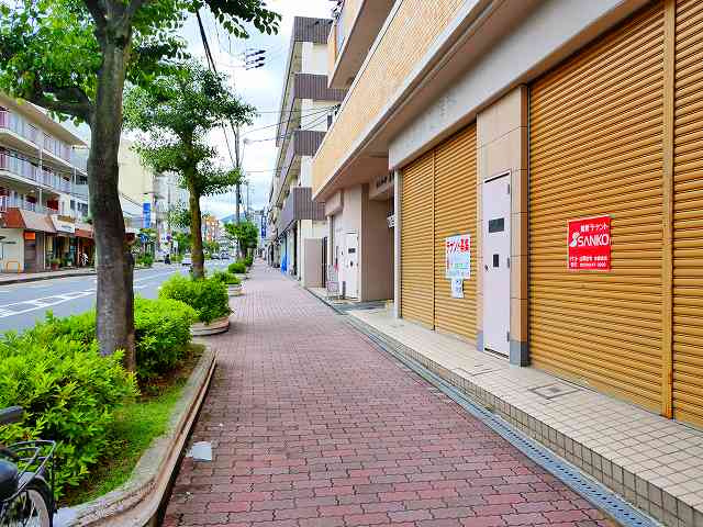 グランドハイツあづまの周辺