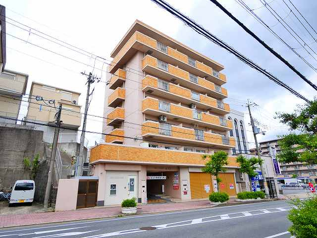 グランドハイツあづまの外観
