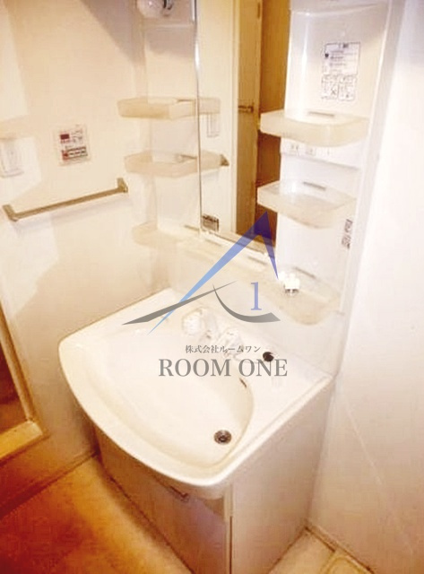 グリーンハイツの洗面所|独立洗面台です。