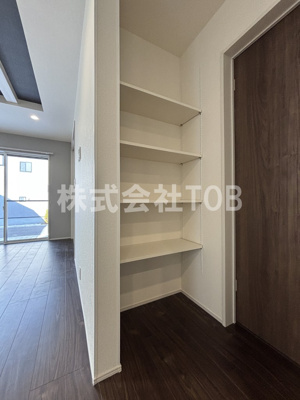 【収納】 | BLOOMING MAISON府中市押立町4号棟 . | キッチン横収納