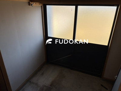 【収納】 | 東根市宮崎一丁目【中古住宅】 | １階の納戸もありたっぷり収納できますので大家族の方でも安心の容量ですね。