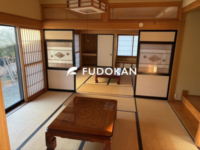 【和室】 | 東根市宮崎一丁目【中古住宅】 | 続き間の和室は、来客時にも普段使いにも対応できる、柔軟で心地よい空間です。