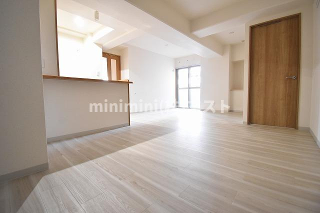 フォレステージュ谷町の居間・リビング