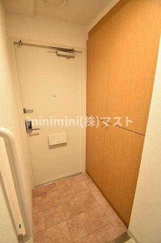 フォレステージュ谷町の玄関