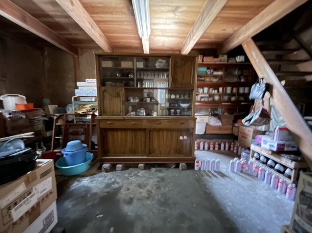 【収納】 | 倉橋町の中古戸建て！ | 隣接した蔵（2階建て）です。