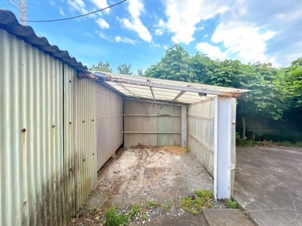 富士市今井１丁目の中古一戸建|【現況販売】駐車場。バイクを… 