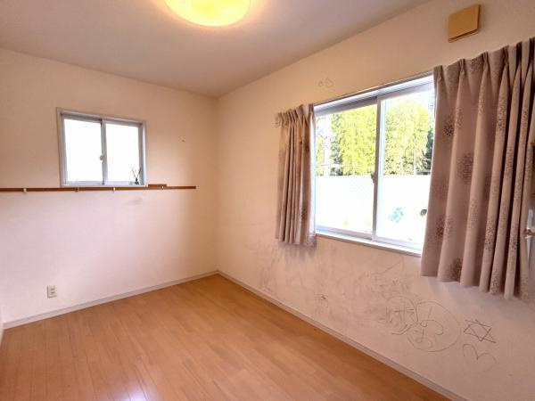 富士市大淵の中古一戸建|【2階北側洋室別角度】 