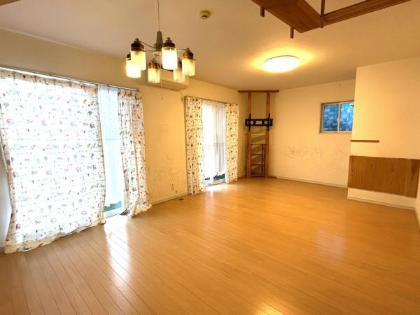 富士市大淵の中古一戸建|【リビング】 