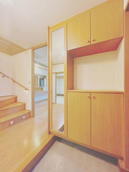 富士市船津の中古一戸建|玄関内部 