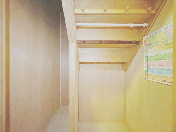 富士市船津の中古一戸建|階段下収納 