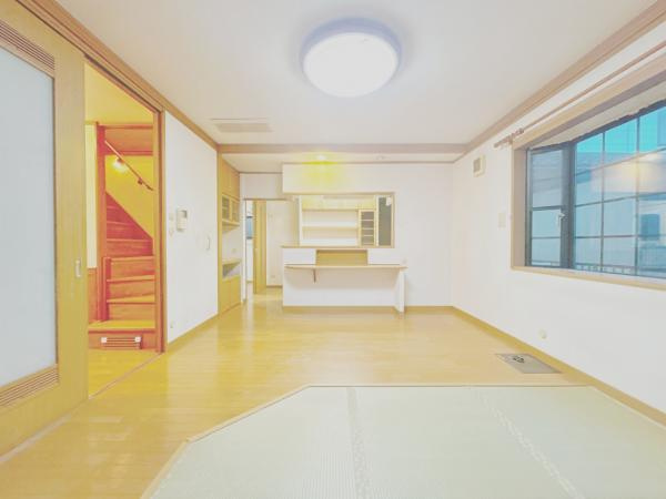 富士市船津の中古一戸建|リビングになります。 