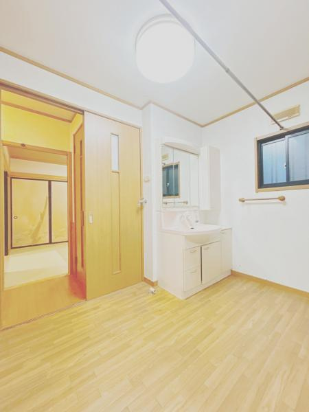 富士市船津の中古一戸建|脱衣所 