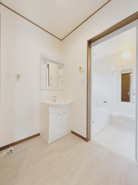 富士市吉原４丁目の中古一戸建|【リフォーム済み・洗面所】洗… 