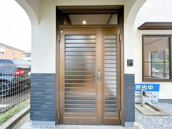 富士市吉原４丁目の中古一戸建|【リフォーム済み・玄関】玄関… 