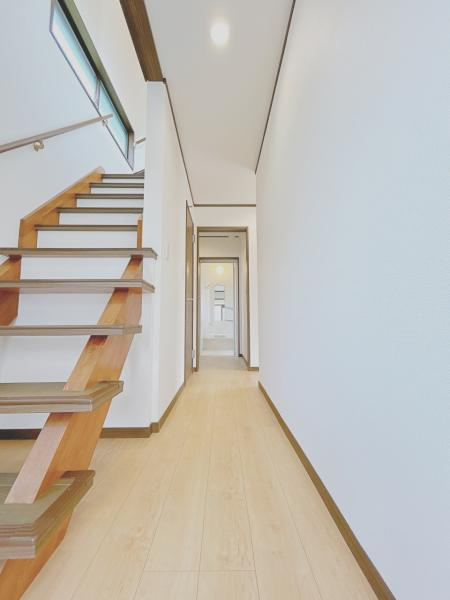 富士市吉原４丁目の中古一戸建|【リフォーム済み・1階廊下】… 