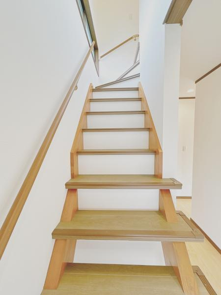 富士市吉原４丁目の中古一戸建|【リフォーム済み・階段】手摺… 