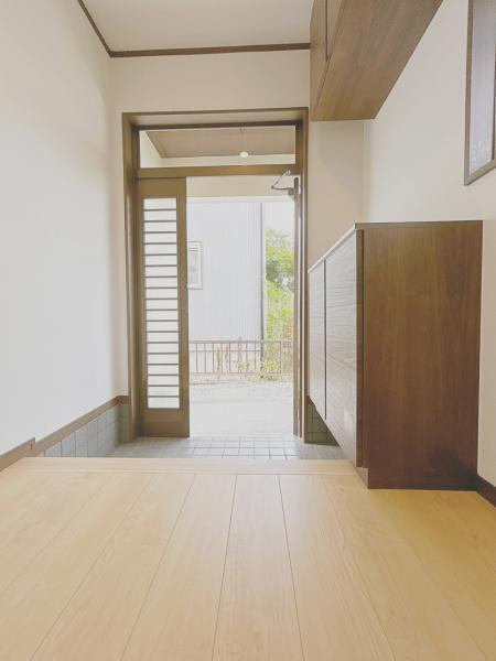 富士市吉原４丁目の中古一戸建|【リフォーム済み・玄関別角度… 