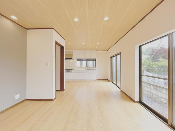 富士市吉原４丁目の中古一戸建|【リフォーム済み・リビング】… 