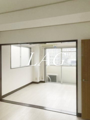 【居間・リビング】 | シャトーサンケイ | 洋室のお部屋です。