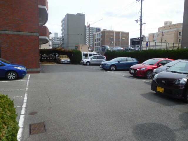 MISTRAL姫路駅南の駐車場