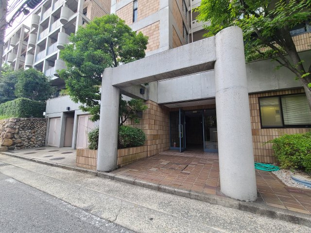 チェリービュウ芦屋川のエントランス