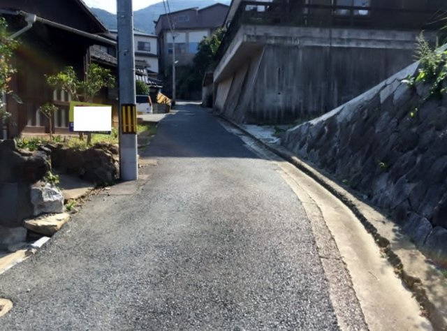 帆柱売地の前面道路含む現地写真