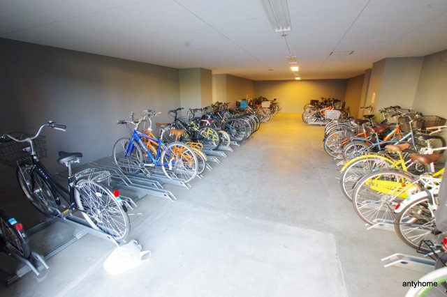 エステムプラザ京橋3リベルタ　仲介手数料無料の駐車場