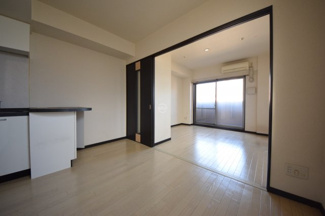 【居間・リビング】 | エステムコート心斎橋ＥＡＳＴⅡラヴァンツァ | エステムコート心斎橋ＥＡＳＴIIラヴァンツァ　室内