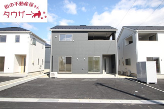 【駐車場】 | 油井小学校・安達中学校区　GRADLE GAEDEN 二本松市油井　第５　全１２棟　８号棟 | 駐車スペース３台～４台可能です！　外水道もついていますので洗車に便利です♪