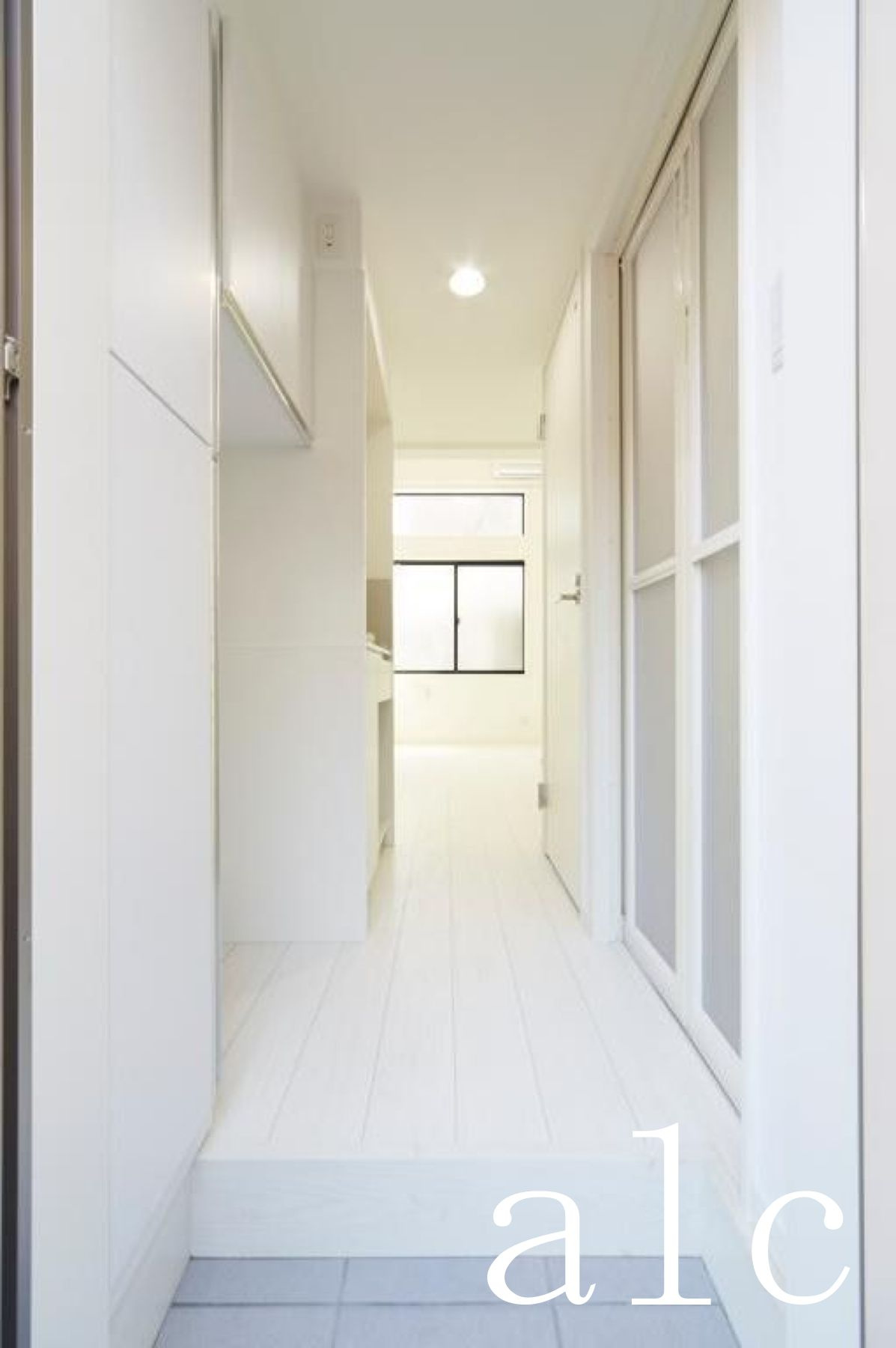 スマイエ高円寺の玄関|収納もある玄関です
イメージになります。