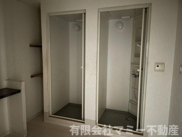 【シャワールーム】 | 楠町南川店舗事務所N 2階3階 | 2階　シャワールーム