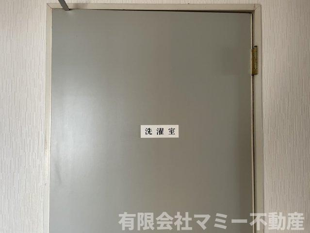 【その他】 | 楠町南川店舗事務所N 2階3階 | 2階　ランドリールーム