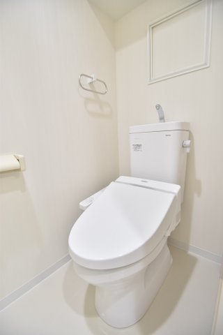 大阪市城東区今福西１丁目の賃貸マンションのトイレ