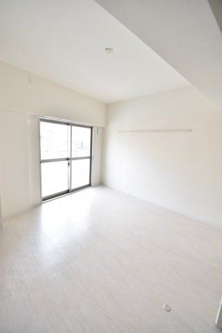 大阪市城東区今福西１丁目の賃貸マンションの居間・リビング