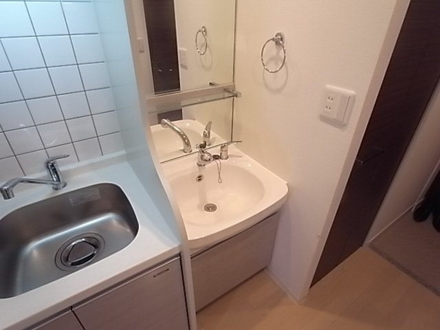 プレサンス三宮ルミネスの洗面所