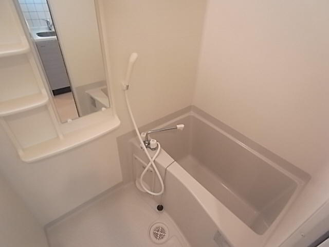 プレサンス三宮ルミネスの浴室