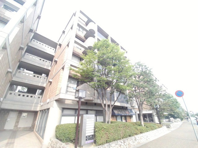 チェリービュウ芦屋川の外観