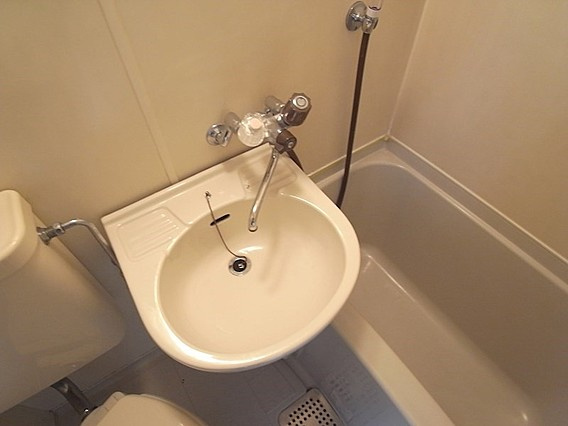 レオパレス上筒井の洗面所