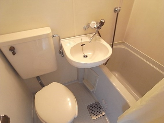 レオパレス上筒井の浴室