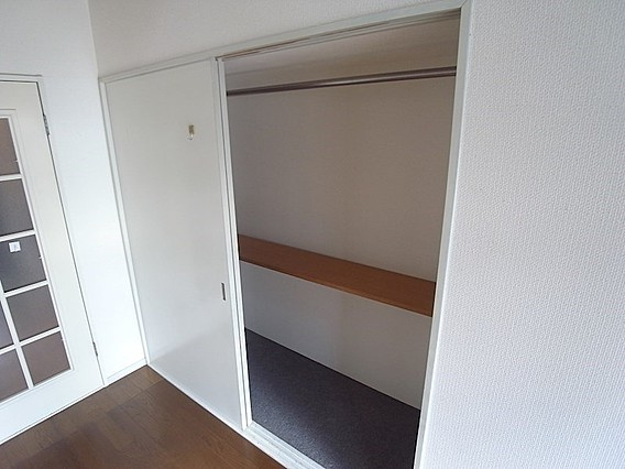 レオパレス上筒井の収納